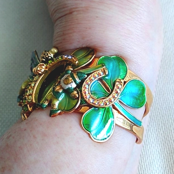 KIRKS FOLLY LUCK OF THE IRISH BRACELET - Picture 2 of 12